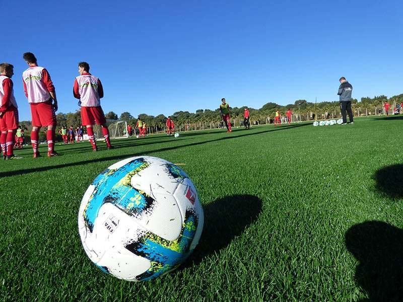 Fútbol en Ayala Polo