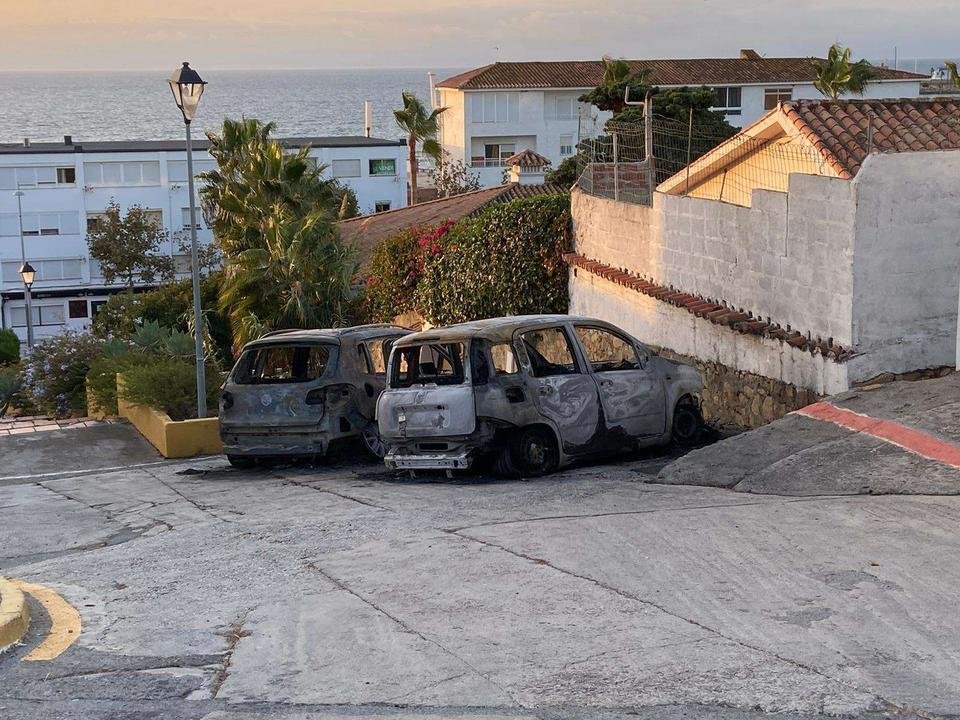 coches quemados torreguadiaro