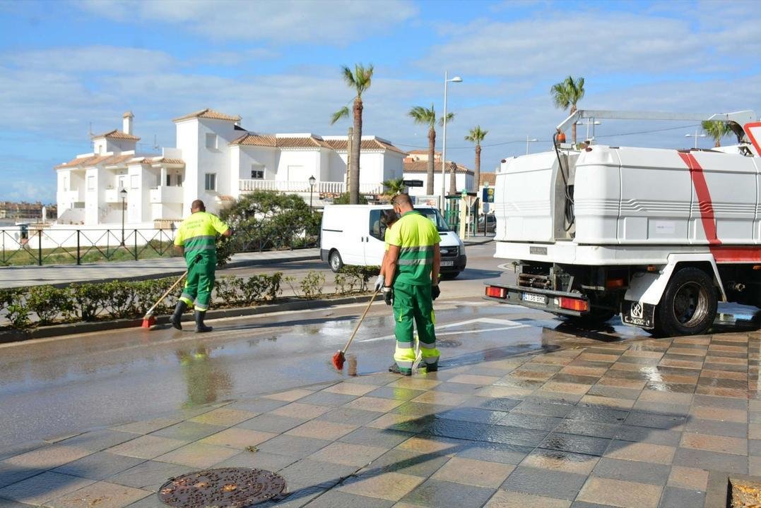 Limpieza en Torreguadiaro