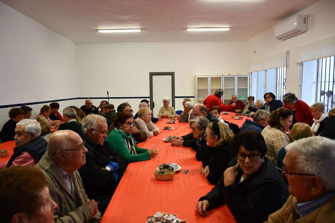 2023 merienda navidad mayores guadiaro 1