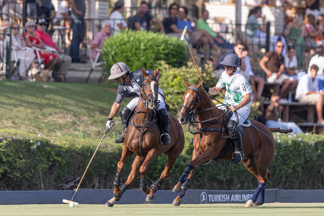 Alejandro Muzzio & Tomás Willans - ELECTRIC POLO vs. JOHN SMITH 

Photo Credit MATIAS CALLEJO